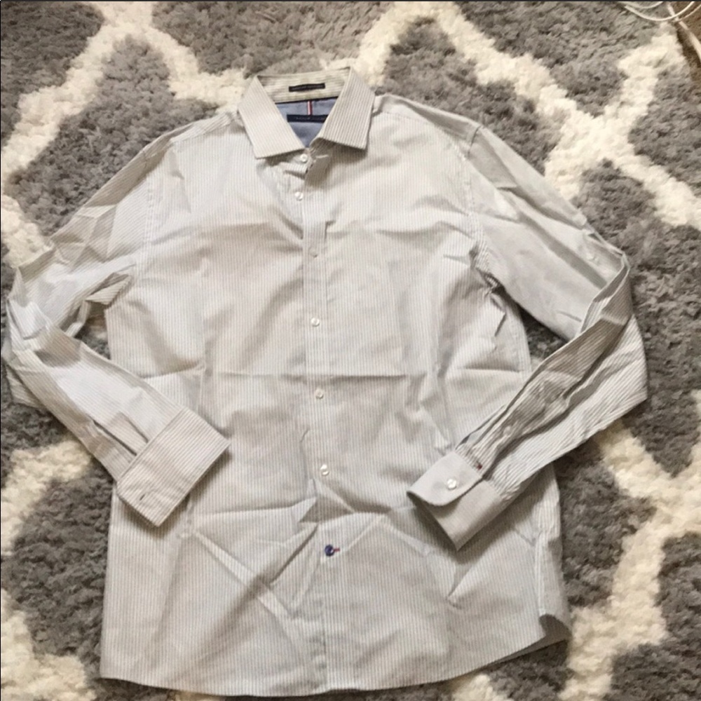 Tommy Hilfiger button up